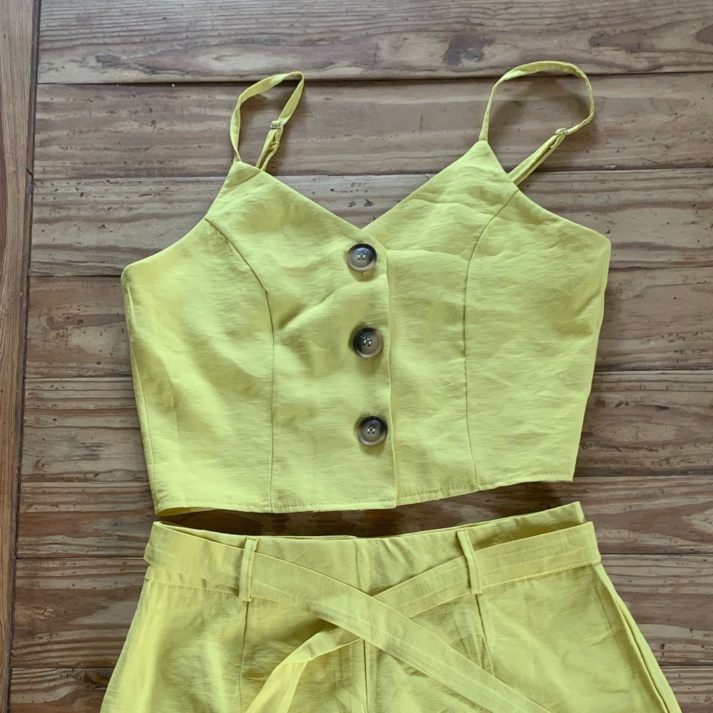 Yellow coordinating shorts outfit